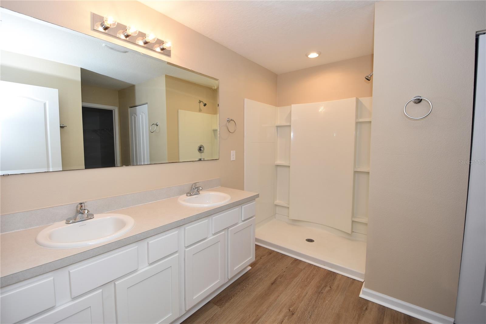 PINE GROVE - Residential Lease
