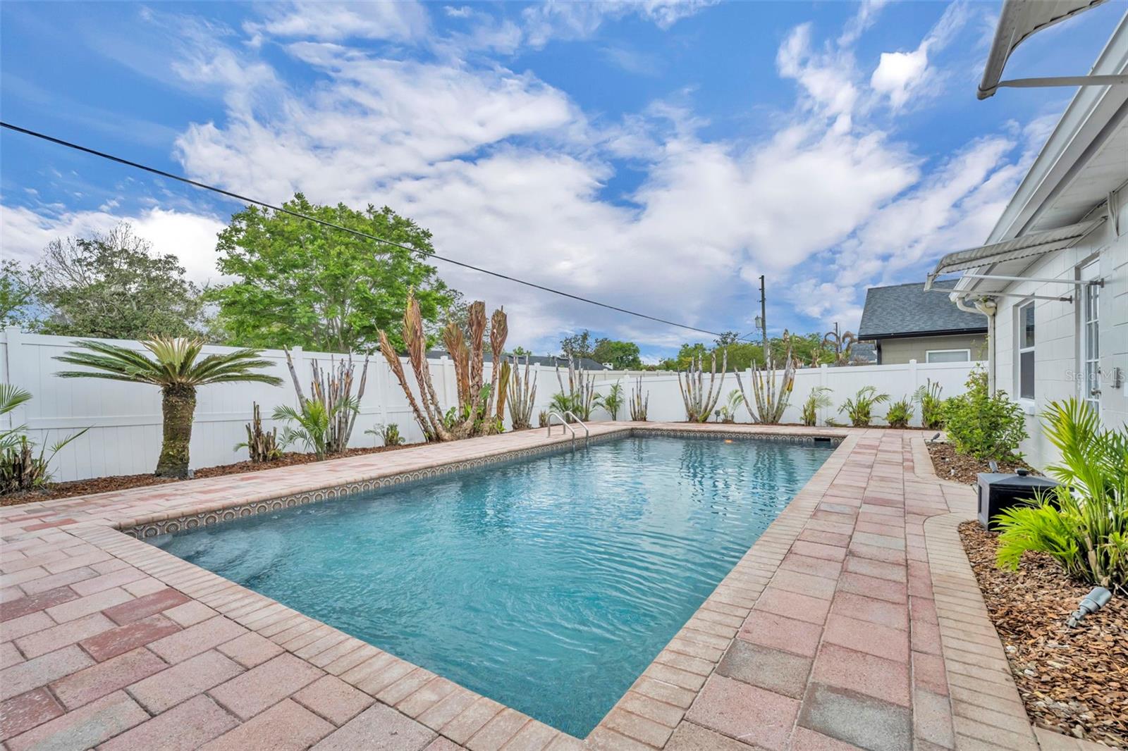 DOMMERICH HILLS - Residential