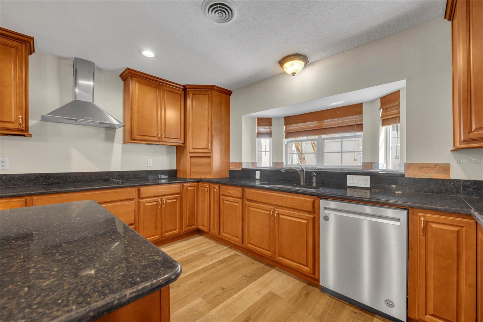 DOMMERICH HILLS - Residential