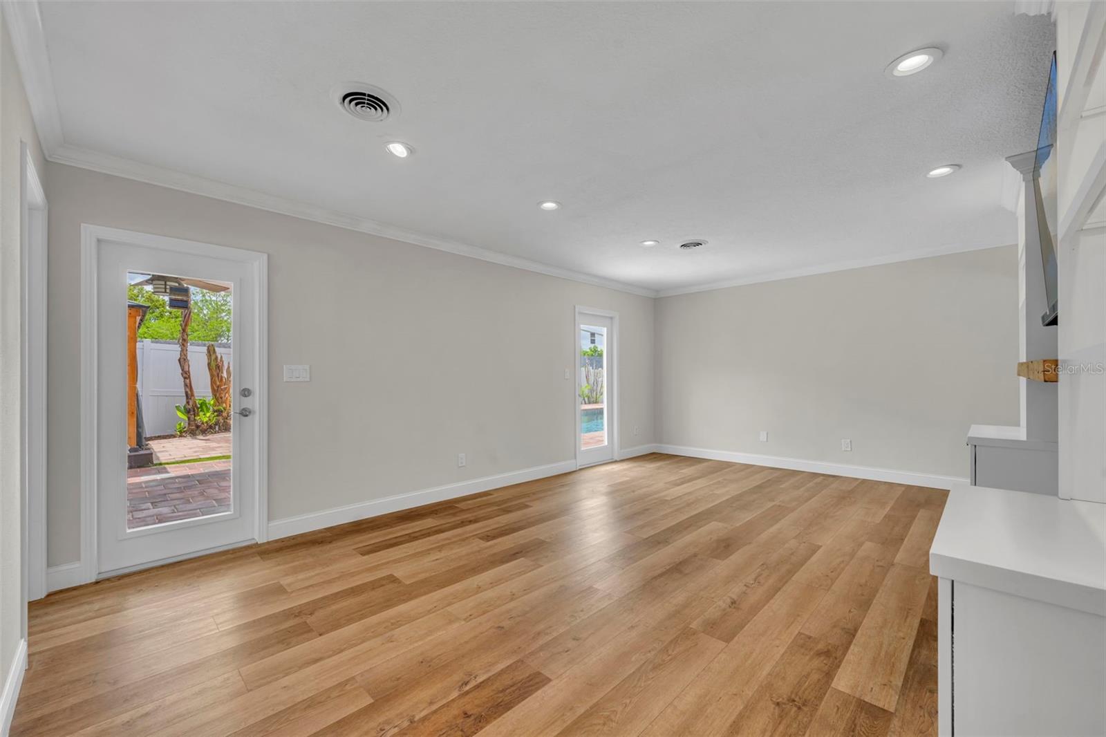 DOMMERICH HILLS - Residential