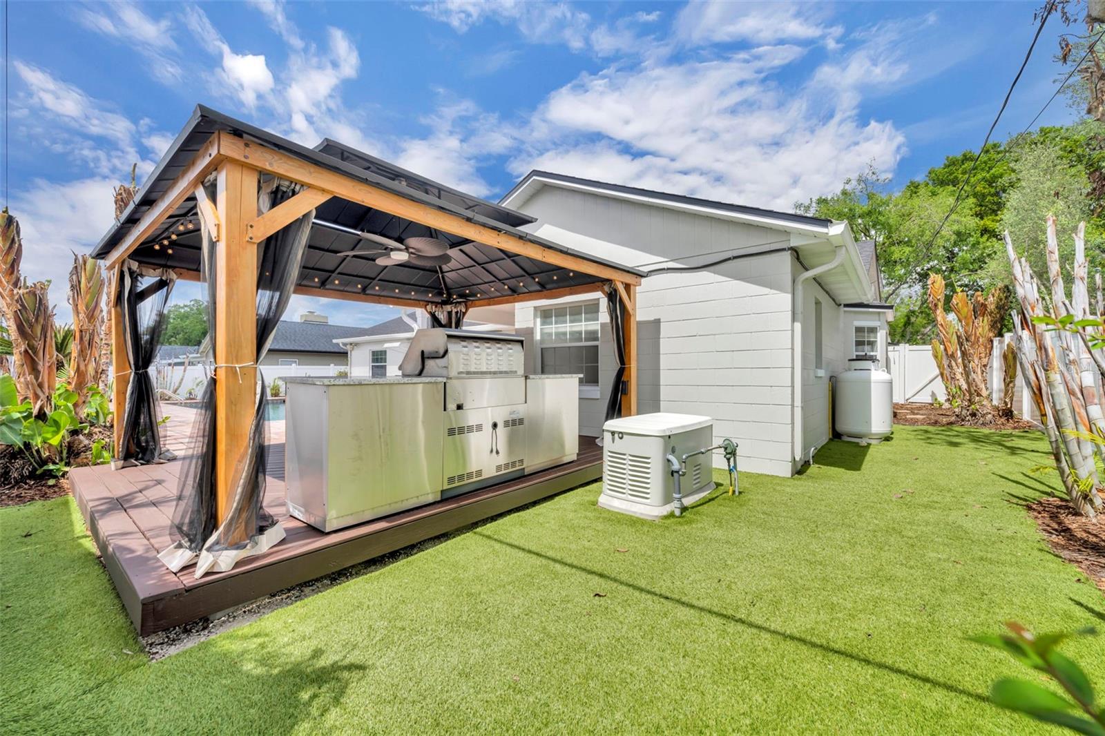 DOMMERICH HILLS - Residential