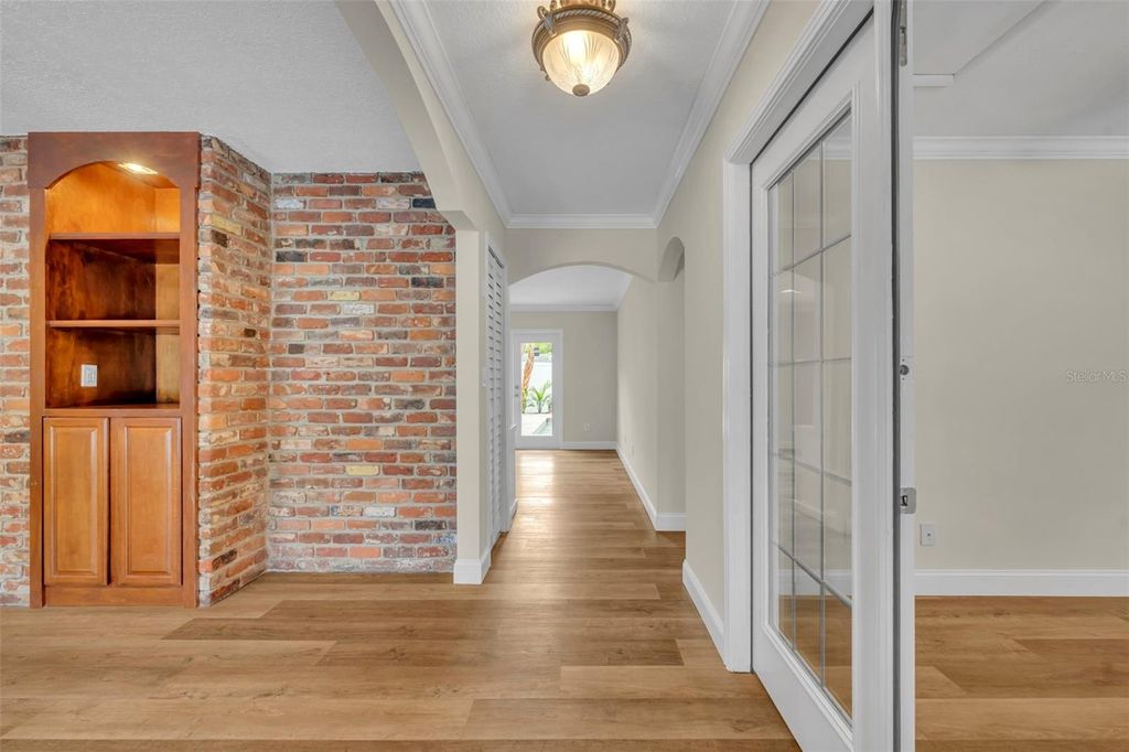 Photo of 2112 Chippewa Trail, Maitland, FL 32751 (MLS # O6394702)