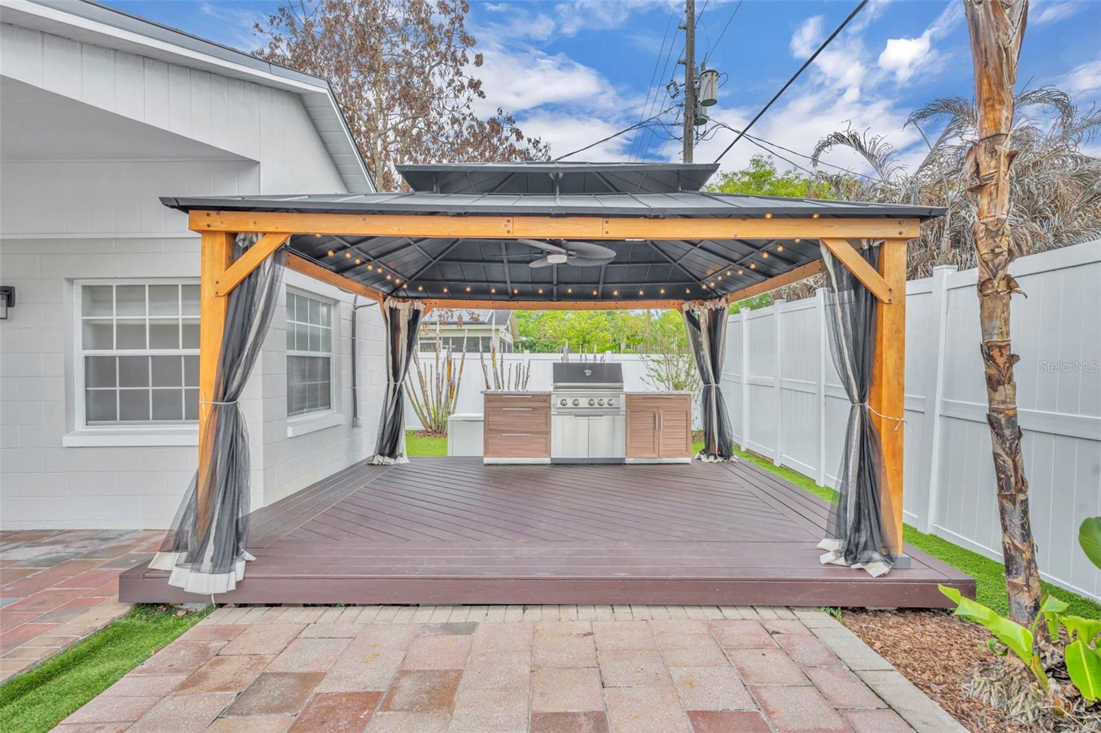 DOMMERICH HILLS - Residential