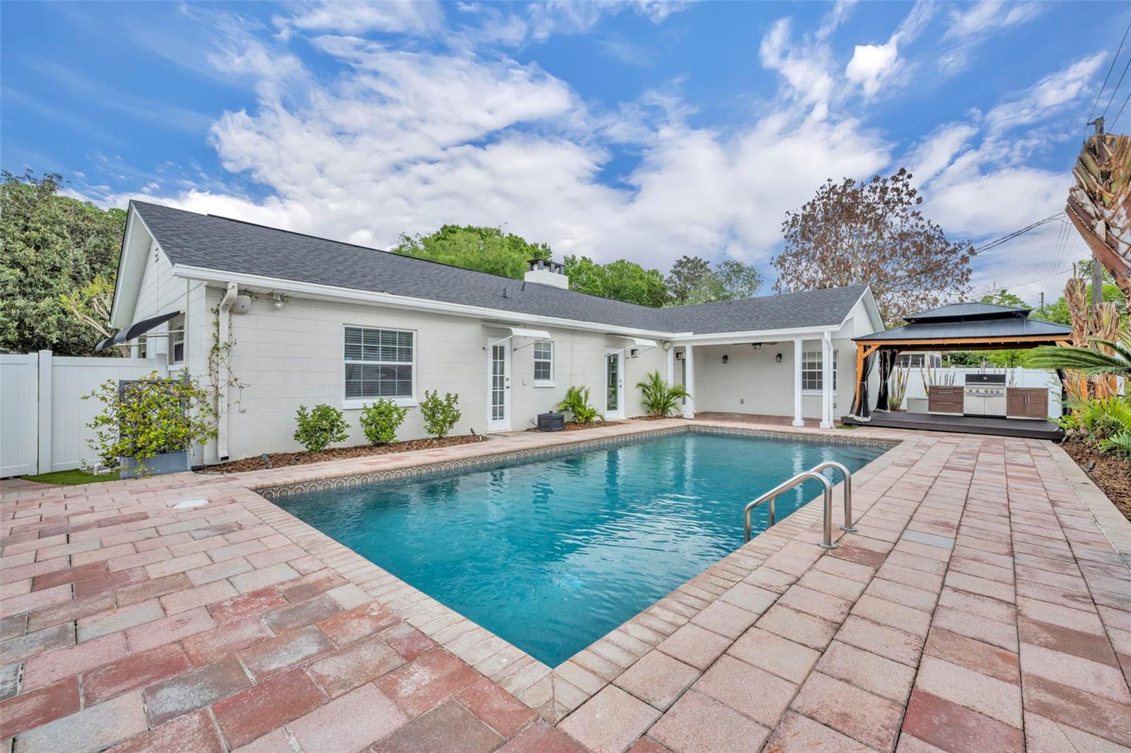 DOMMERICH HILLS - Residential