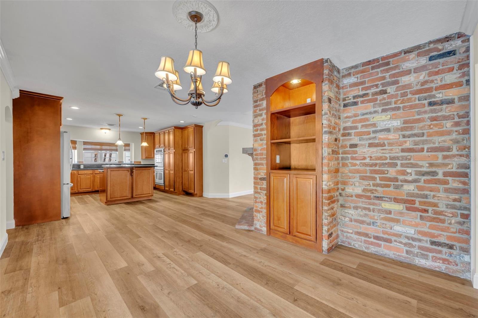 DOMMERICH HILLS - Residential