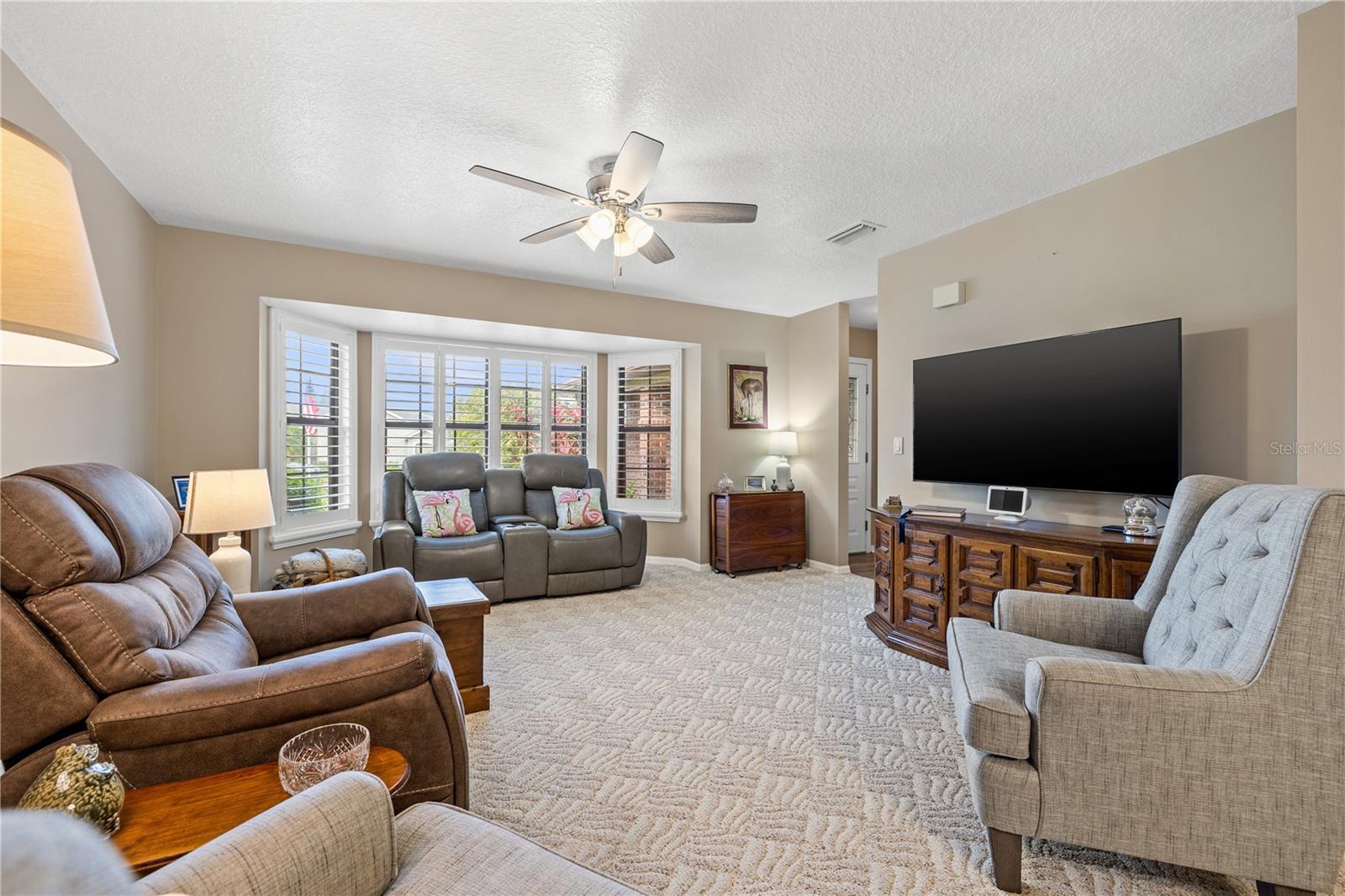 6352 HUNTINGTON DRIVE
