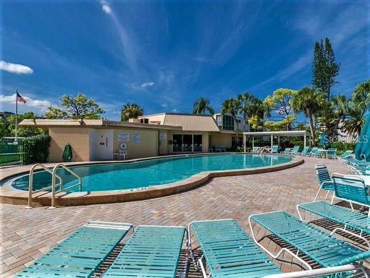 IRONWOOD CONDOMINIUM - Residential