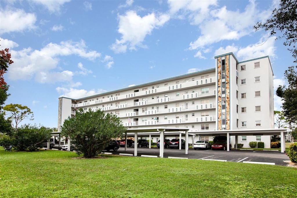 Photo of 4240 Ironwood Circle #601A-A, Bradenton, FL 34209 (MLS # A4670018)