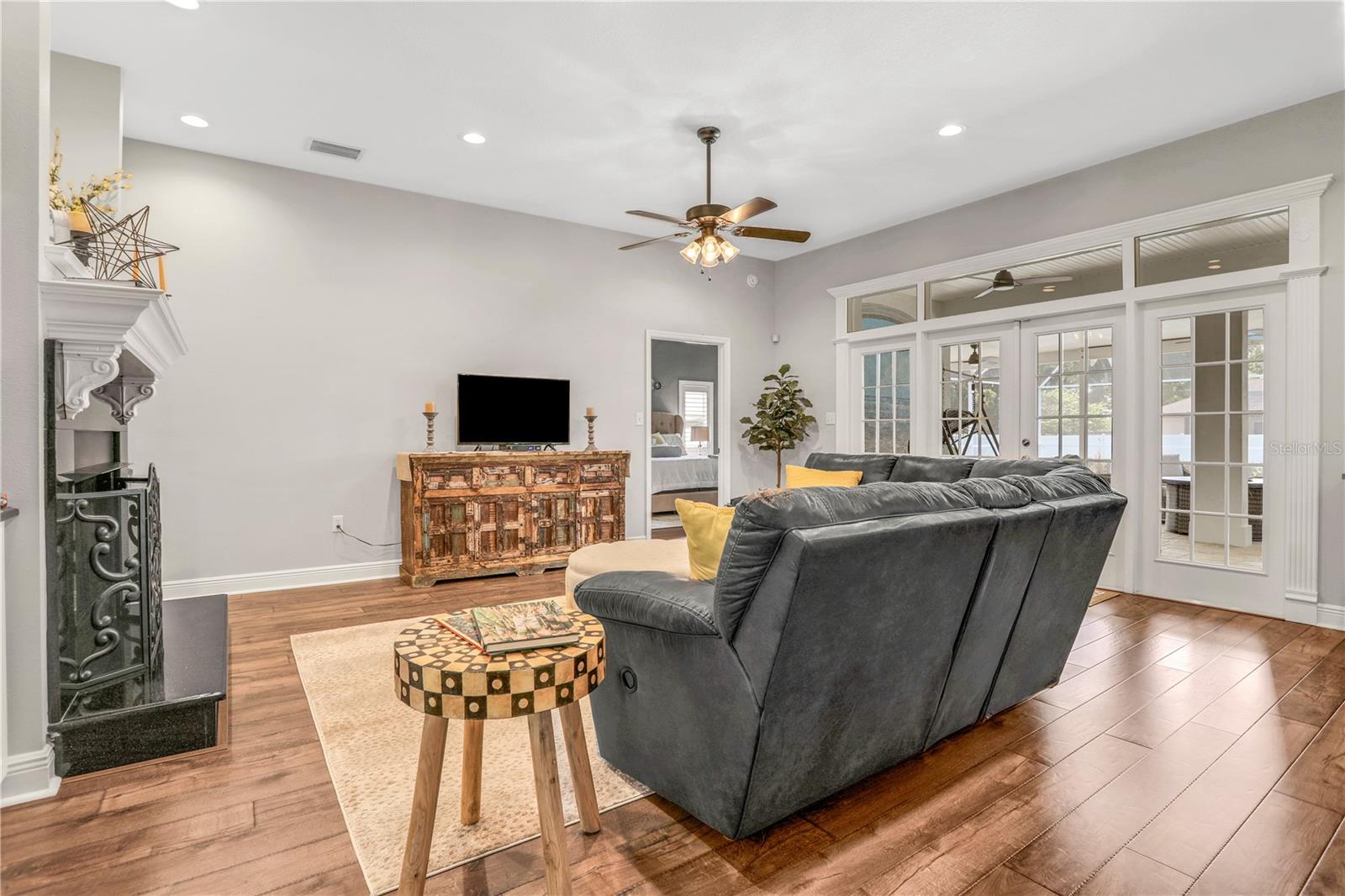 GAINES COVE - Residential