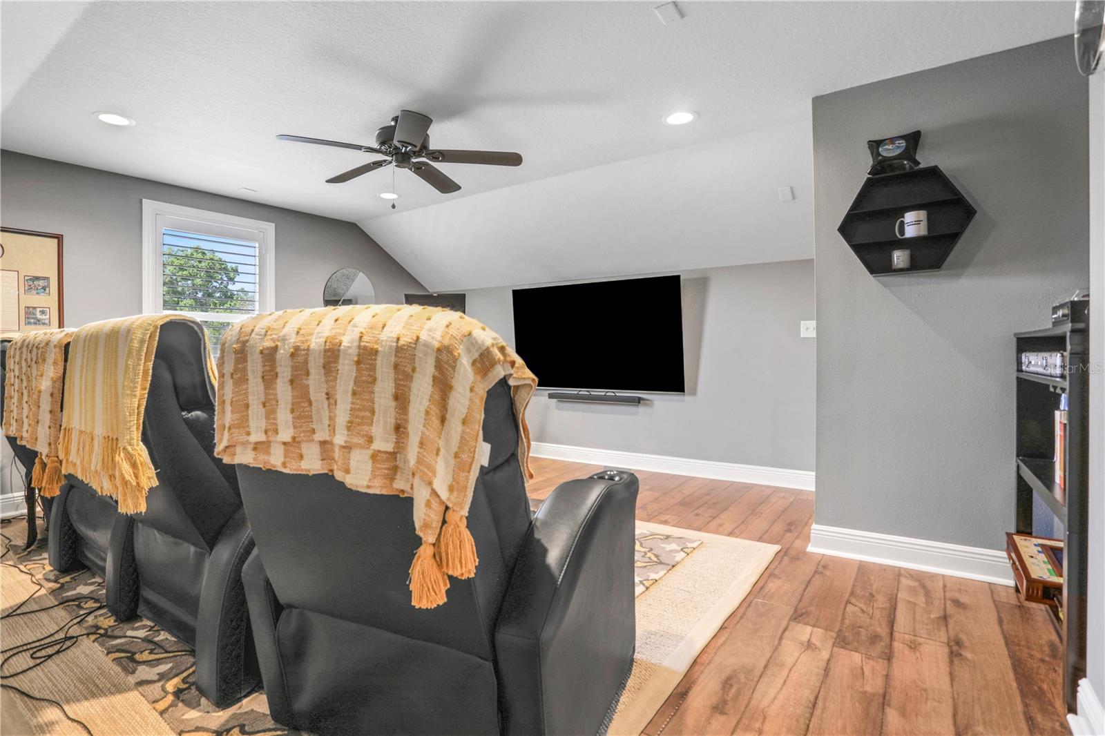GAINES COVE - Residential
