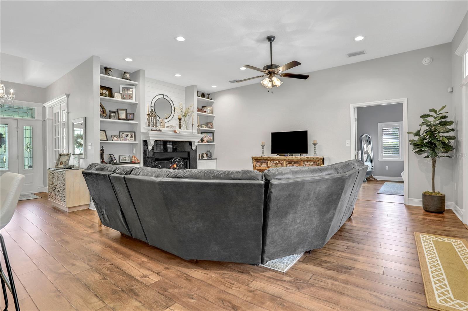 GAINES COVE - Residential