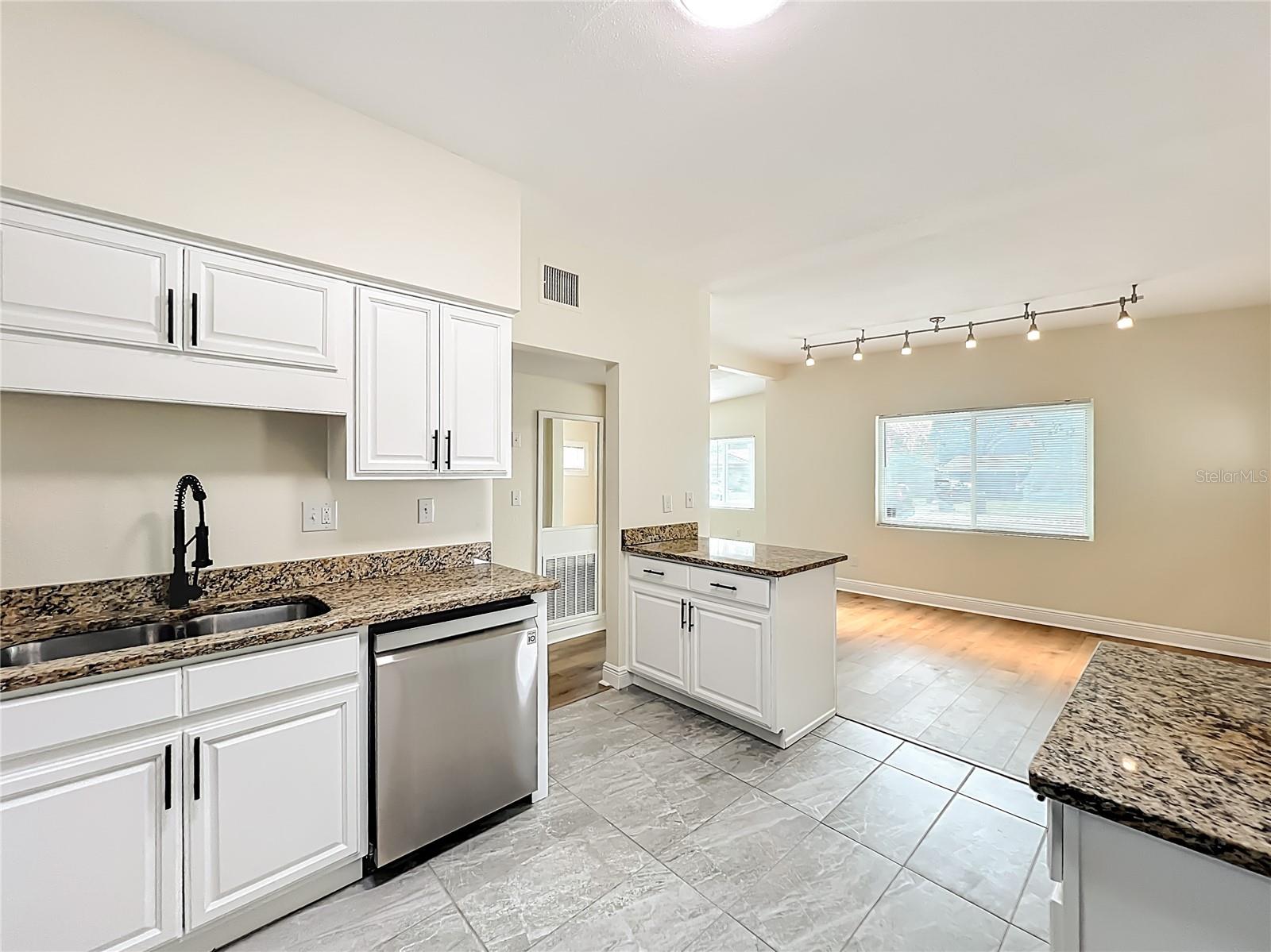 AGNES HEIGHTS FIRST ADD - Residential