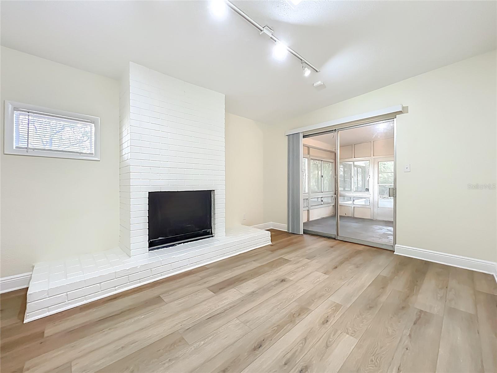 AGNES HEIGHTS FIRST ADD - Residential