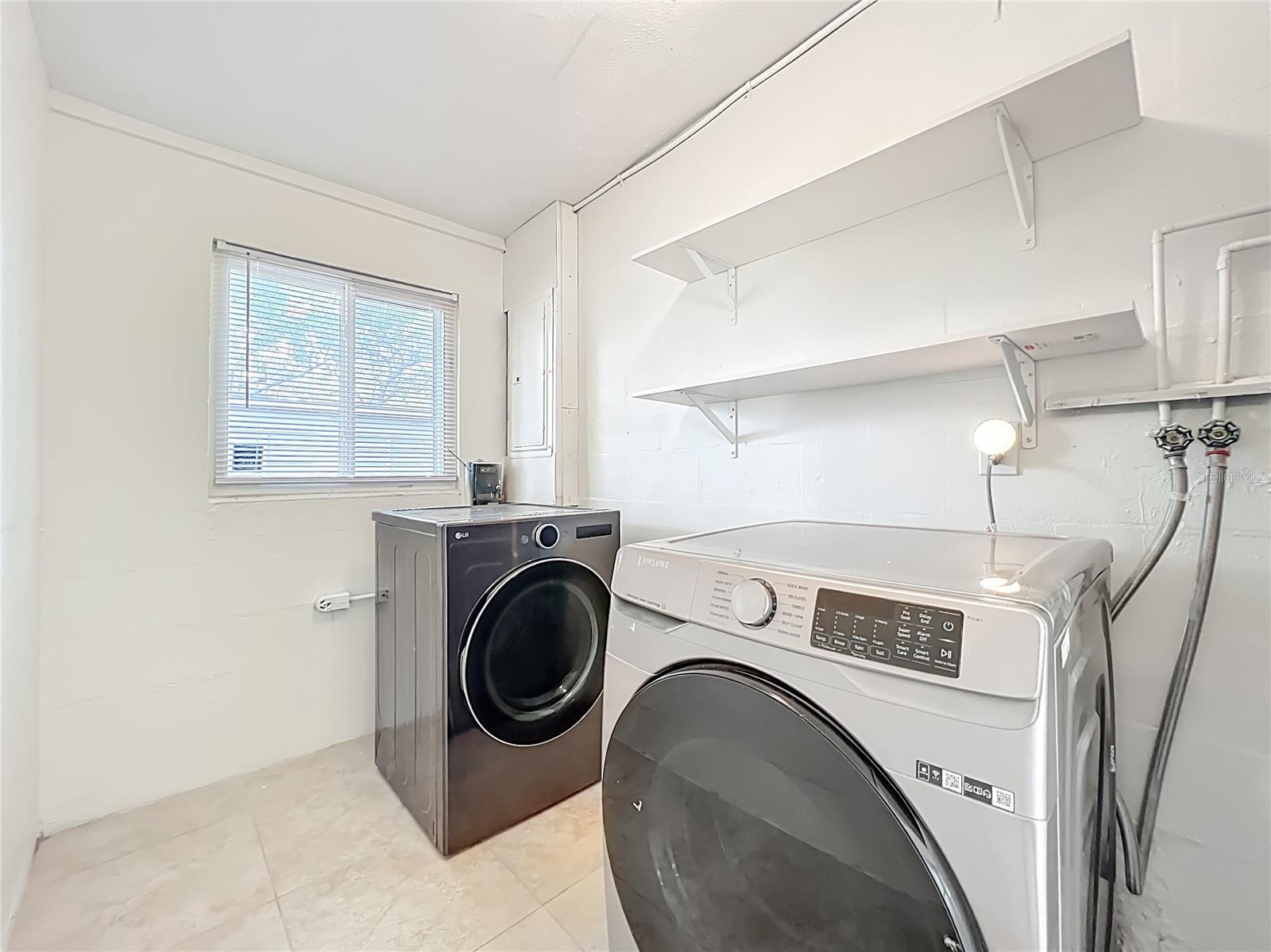 AGNES HEIGHTS FIRST ADD - Residential