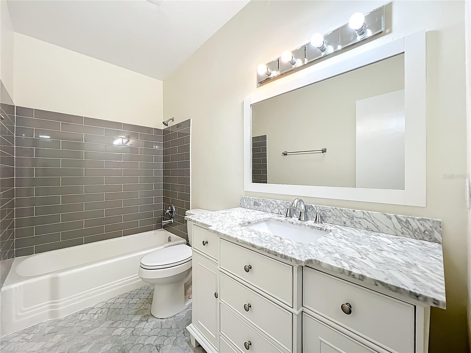 AGNES HEIGHTS FIRST ADD - Residential