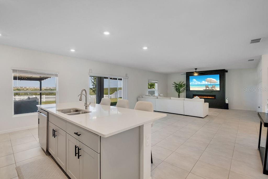 PARKSIDE AT ESTATES - Residential