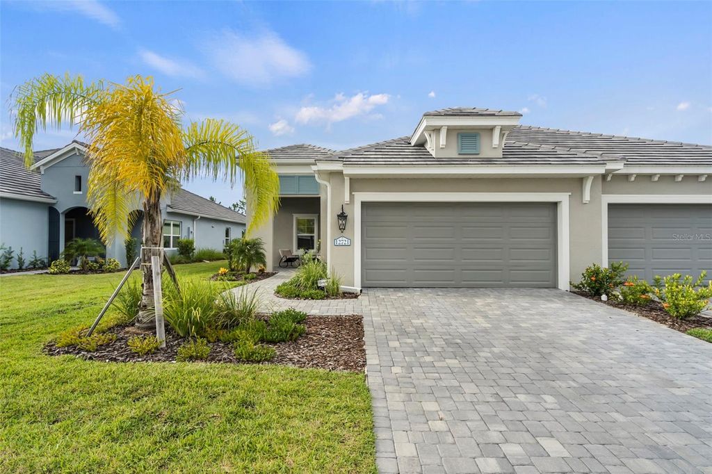 Photo of 12721 Palatka Drive, Venice, FL 34293 (MLS # N6140159)