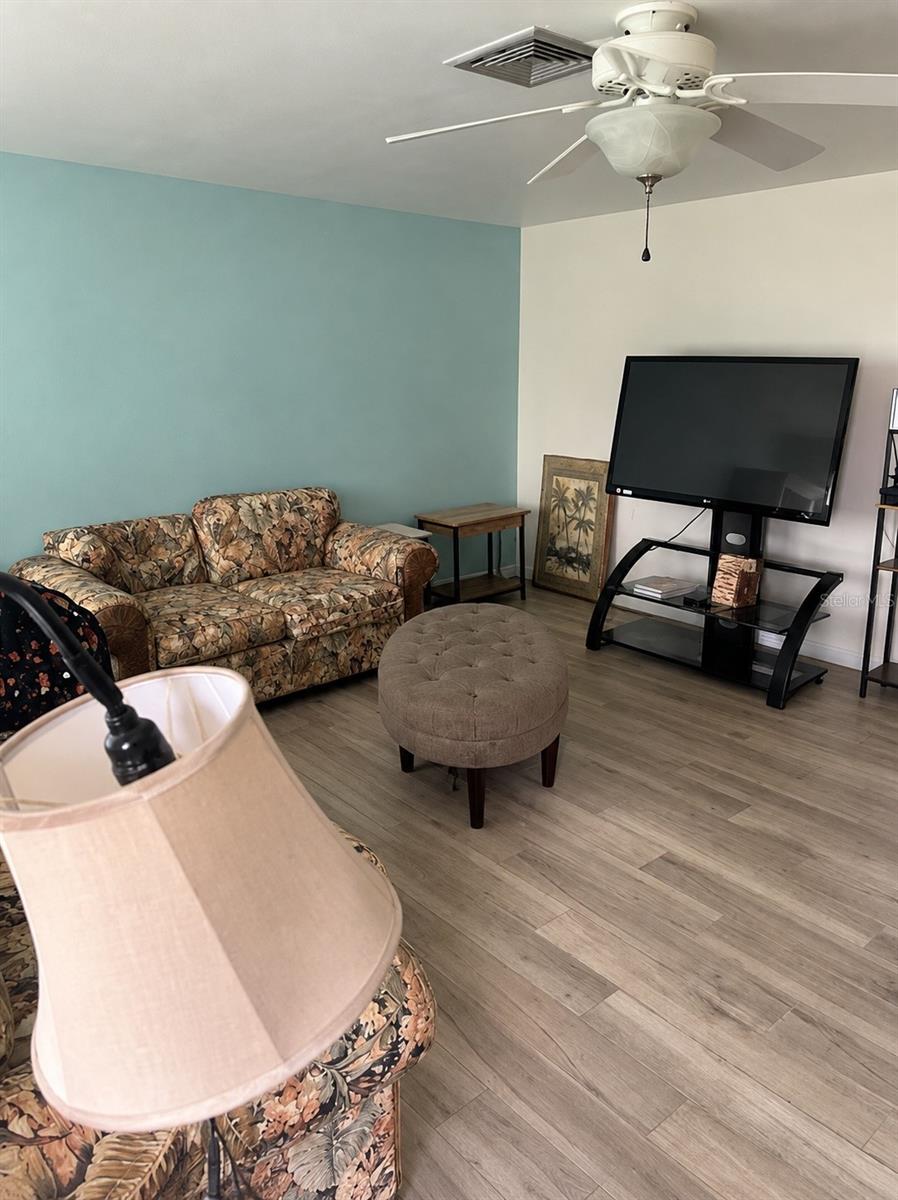 3159 PINETREE STREET, PORT CHARLOTTE, FL, 33952 4 3159 PINETREE STREET