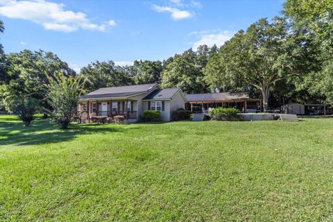 Photo of 2830 NE 180th Avenue, Williston, FL 32696 (MLS # TB8410968)