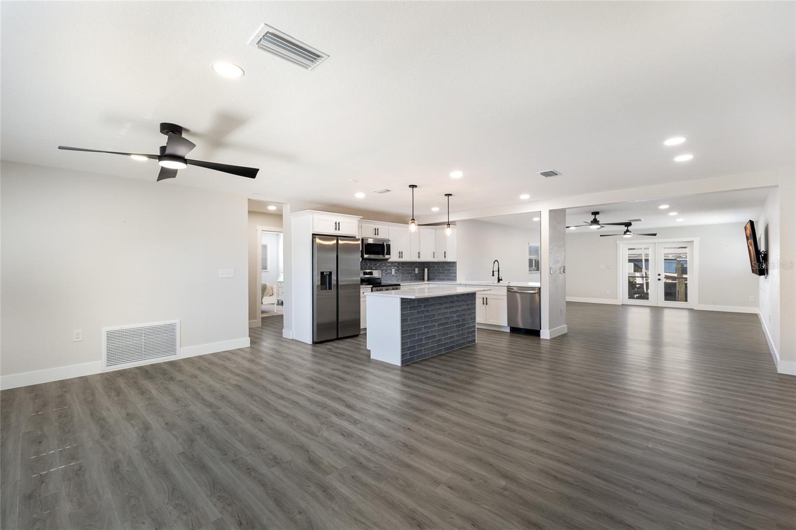 FLAMINGO CAY SECOND UNIT - Residential