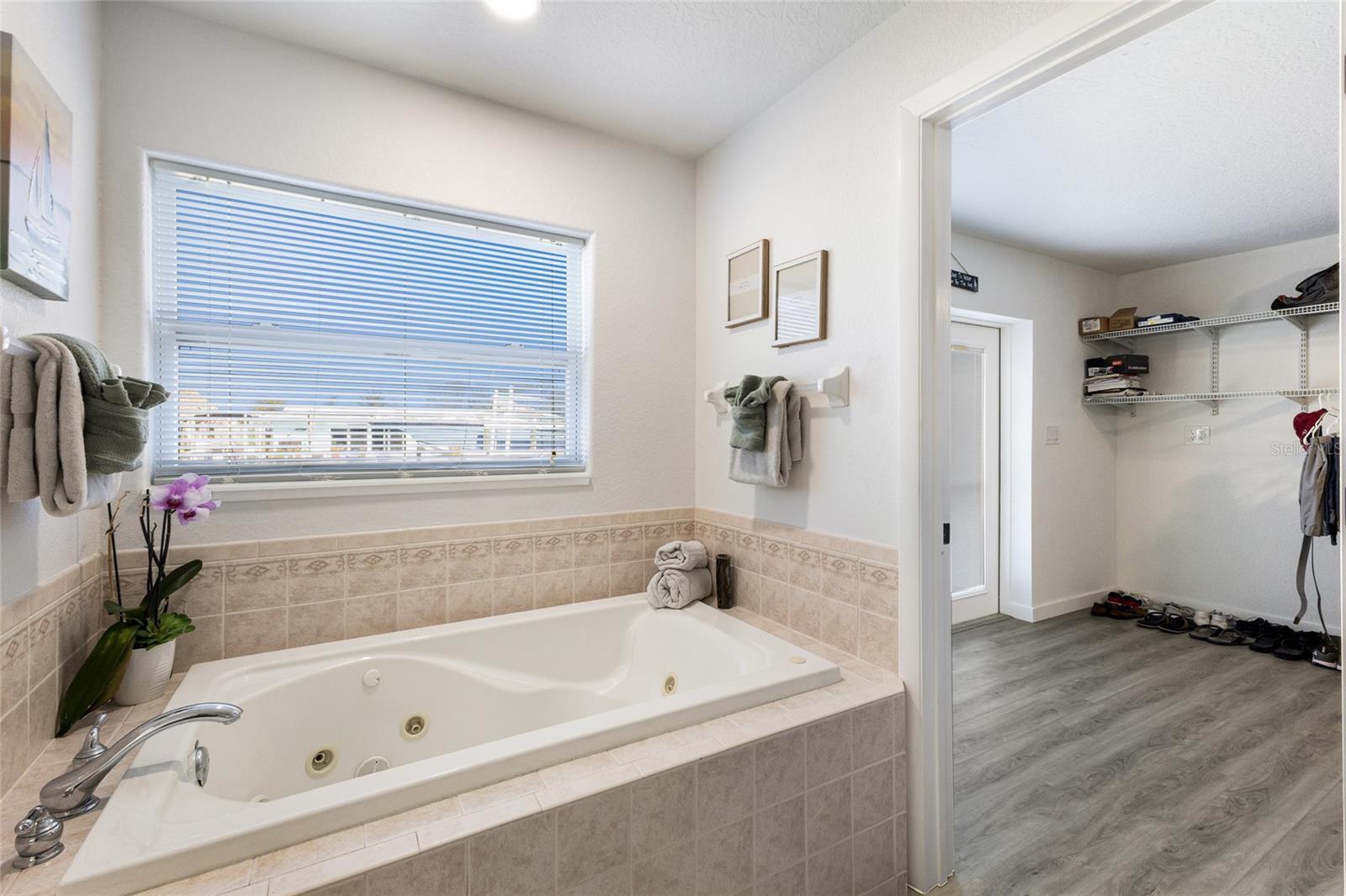 FLAMINGO CAY SECOND UNIT - Residential