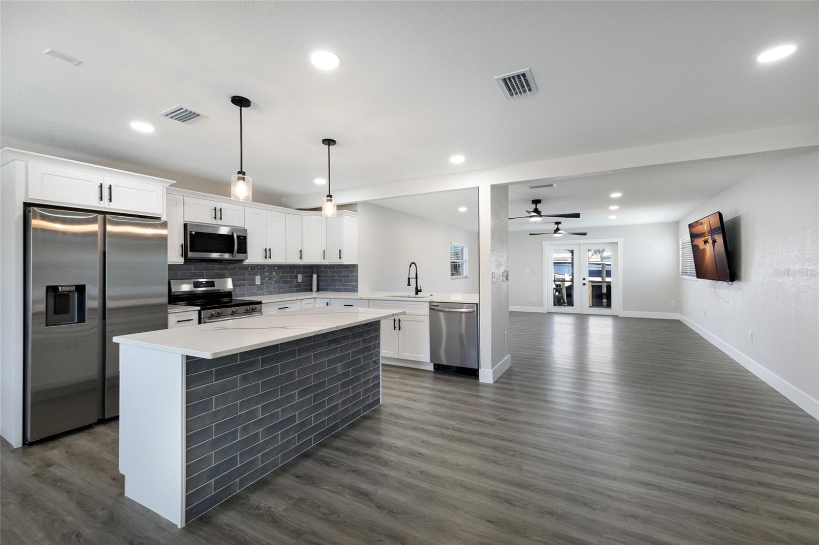 FLAMINGO CAY SECOND UNIT - Residential