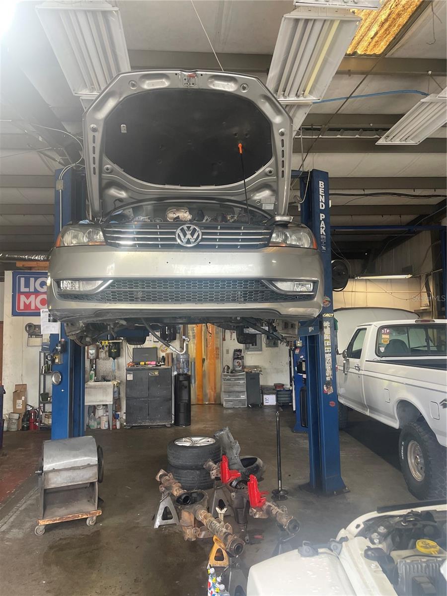 Excellent opportunity to own a turn key and long standing auto repair shop in Mount Dora. Everything you need is here and turn key.
Great location with easy access from anywhere in Central Florida. Give me a call for additional details.