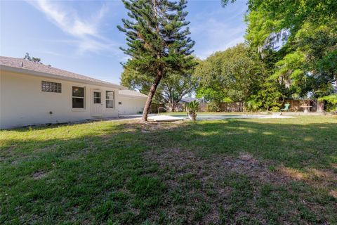 A home in DELAND