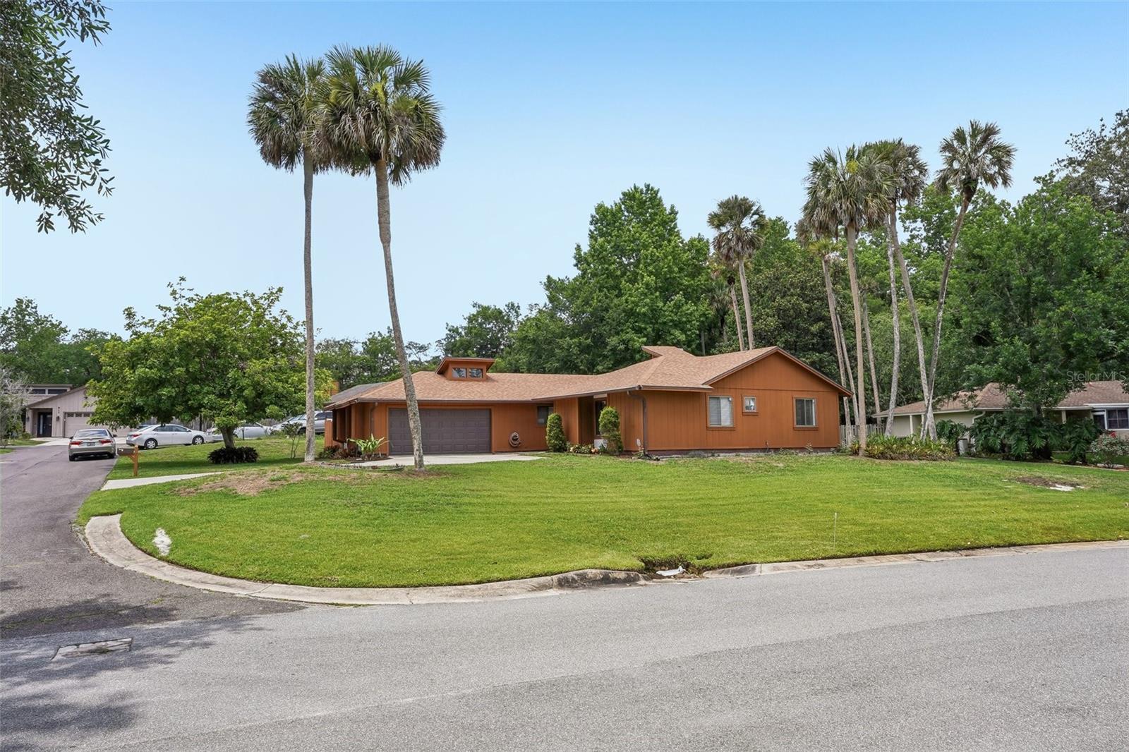 819 DUNDEE DRIVE