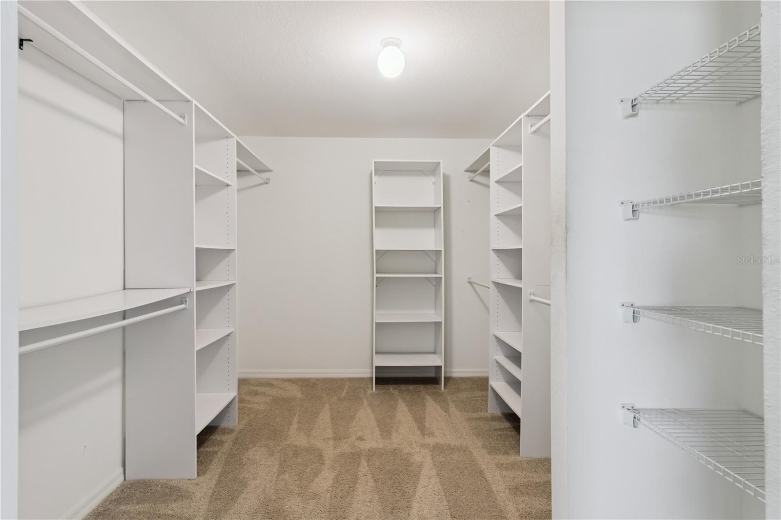 SANCTUARY BY THE LAKE PH 2 - Residential