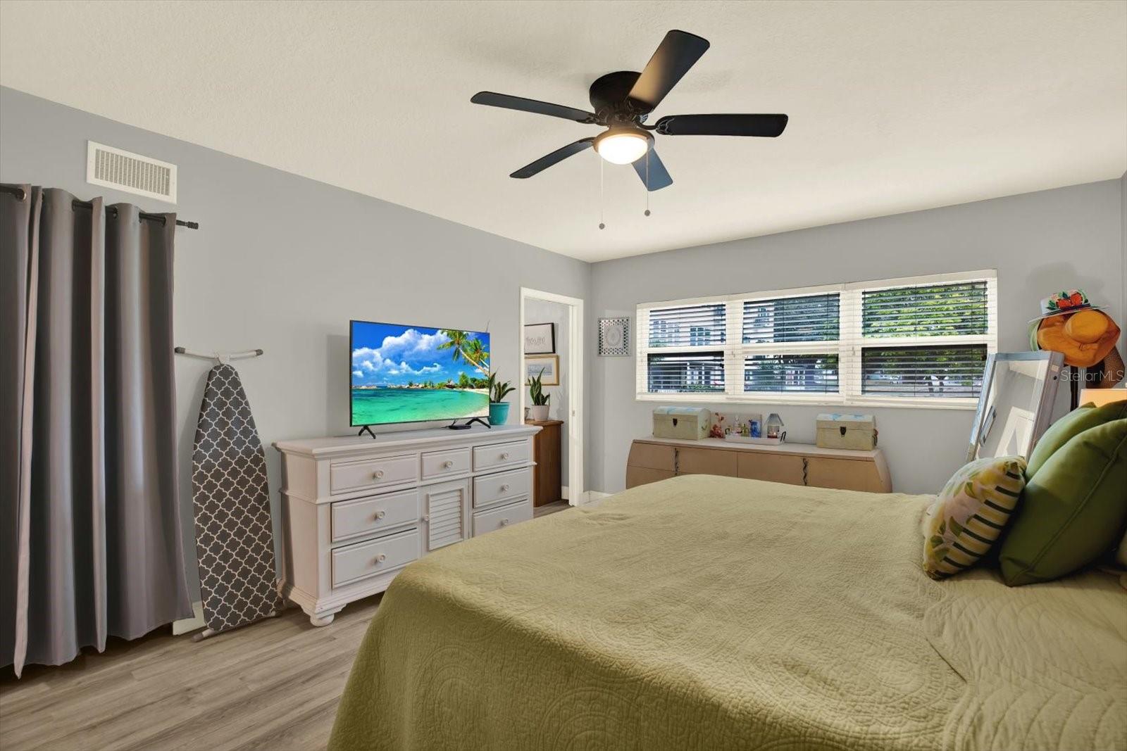 ON TOP OF THE WORLD - Residential