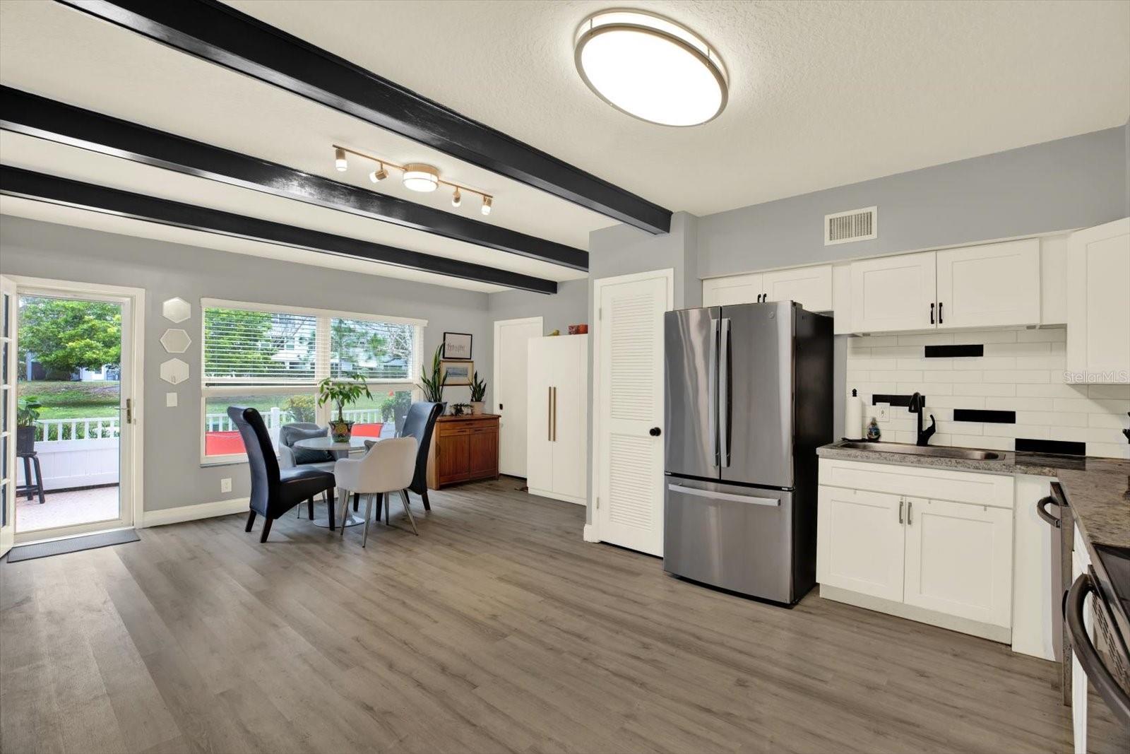 ON TOP OF THE WORLD - Residential