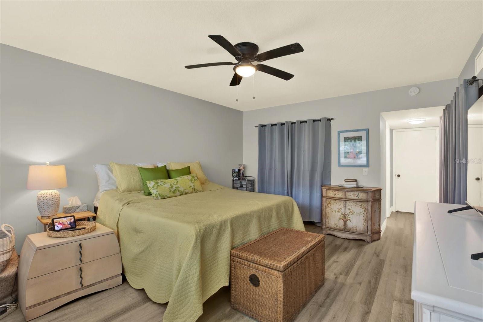 ON TOP OF THE WORLD - Residential