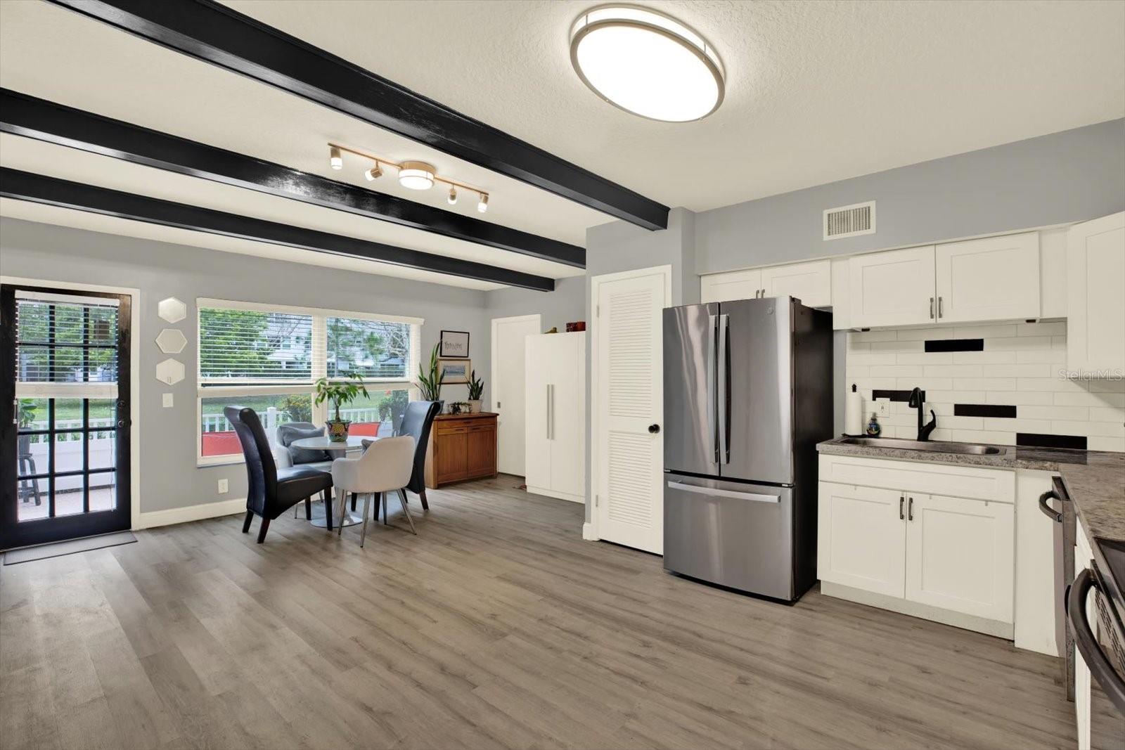 ON TOP OF THE WORLD - Residential