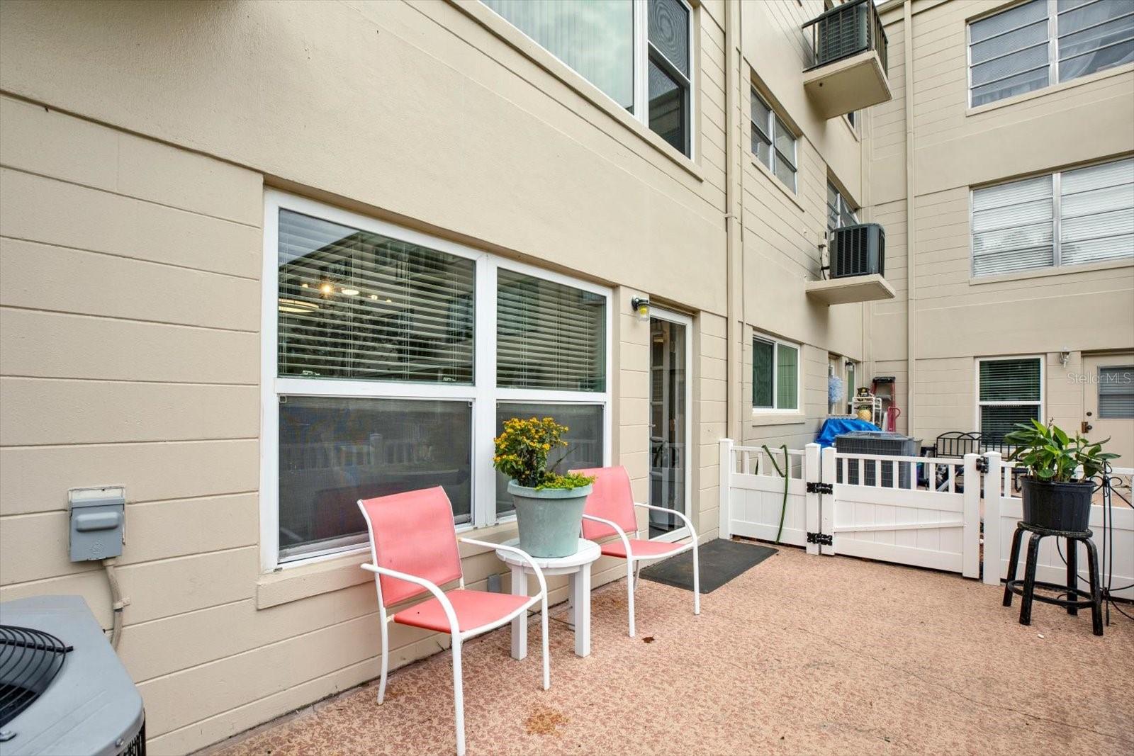 ON TOP OF THE WORLD - Residential