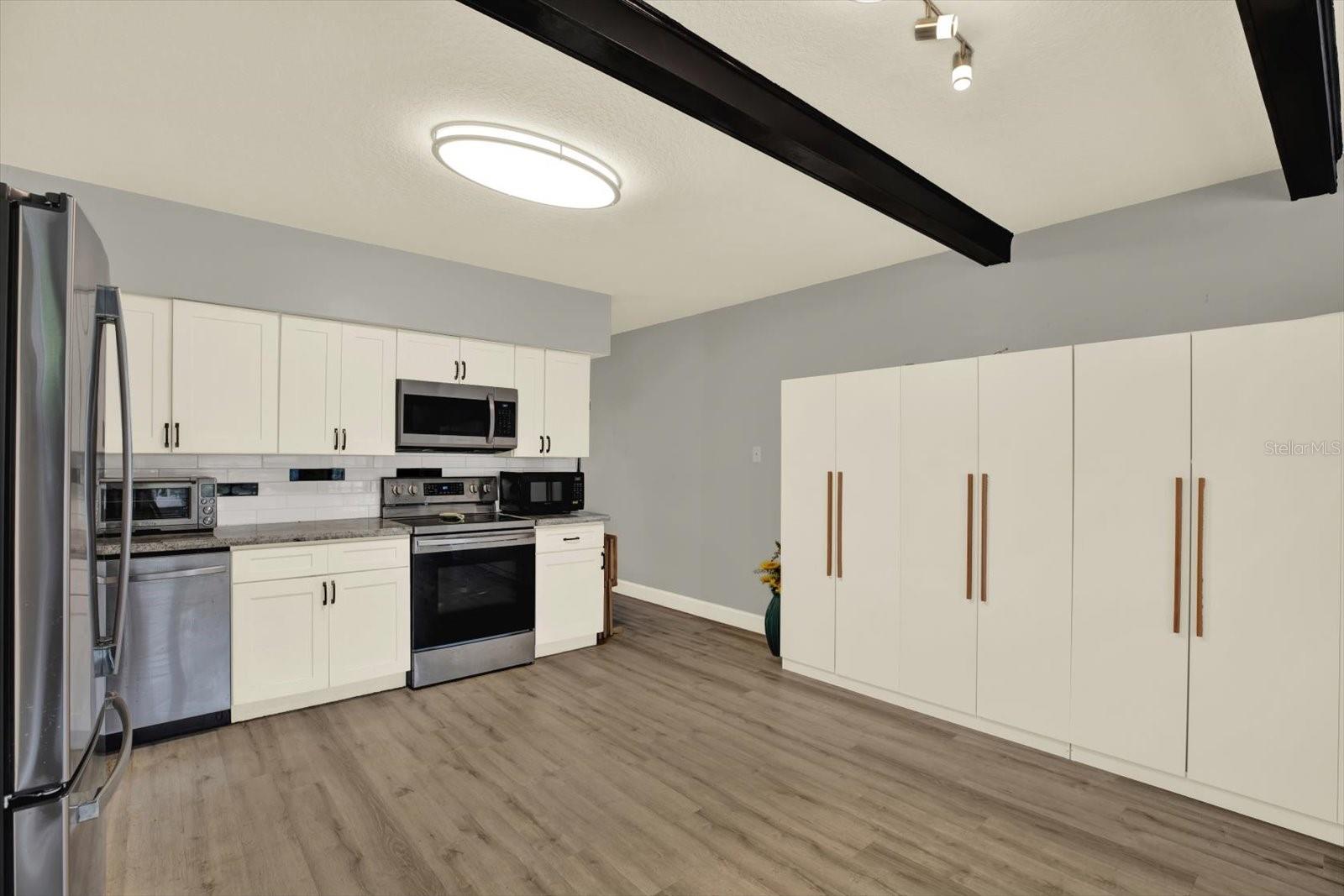 ON TOP OF THE WORLD - Residential