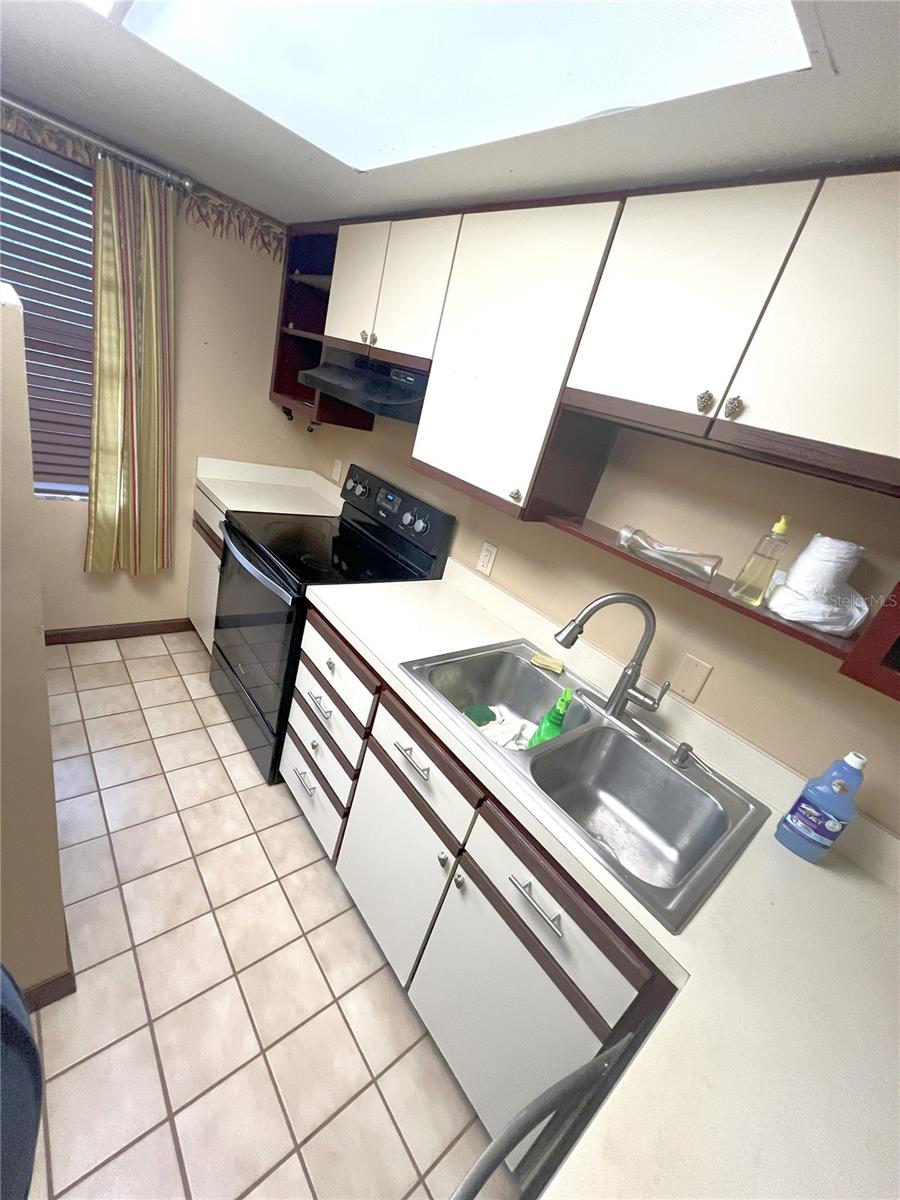 IMPERIAL HARBOURSPHASES 01 & 02 - Residential