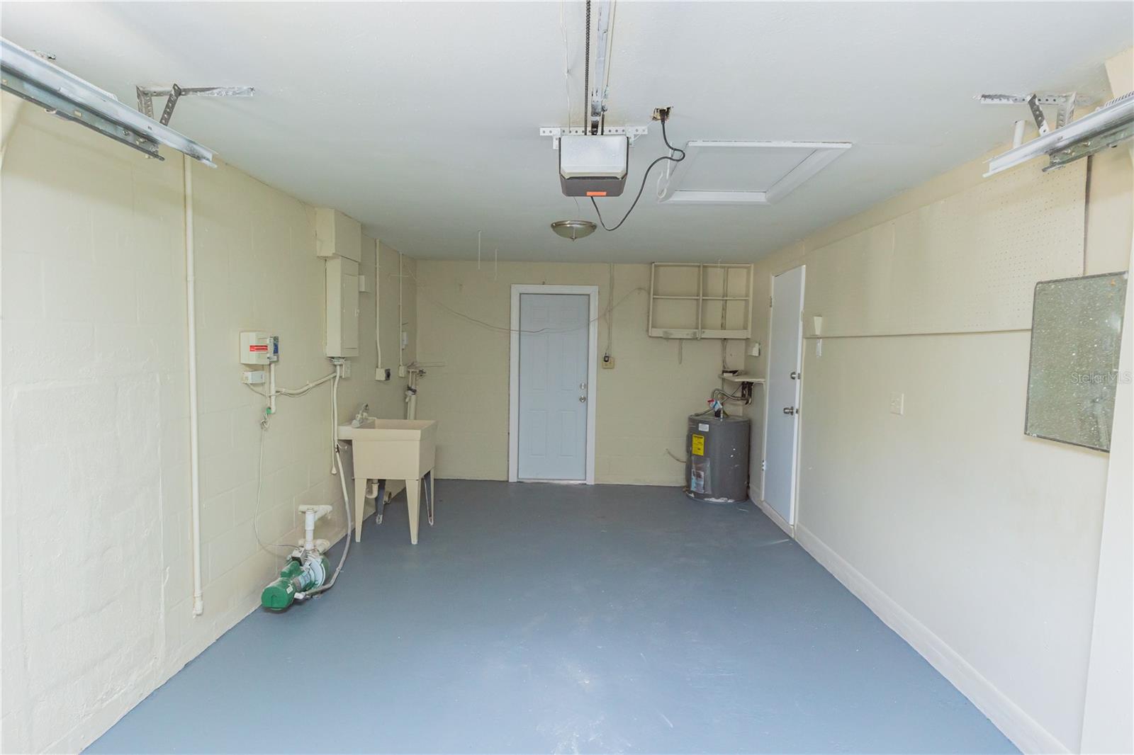 ALOHA GARDENS - Residential