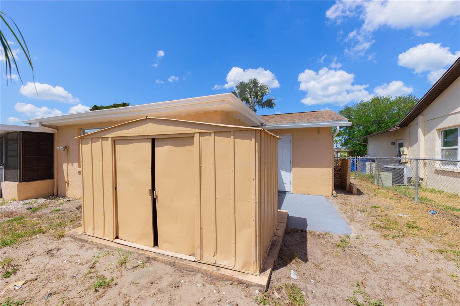 ALOHA GARDENS - Residential