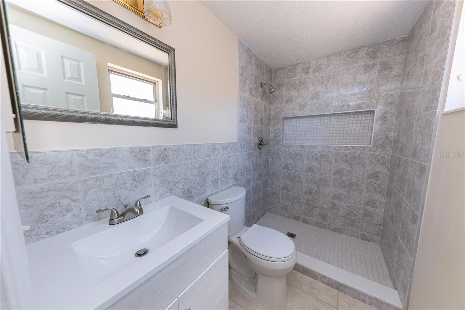 ALOHA GARDENS - Residential