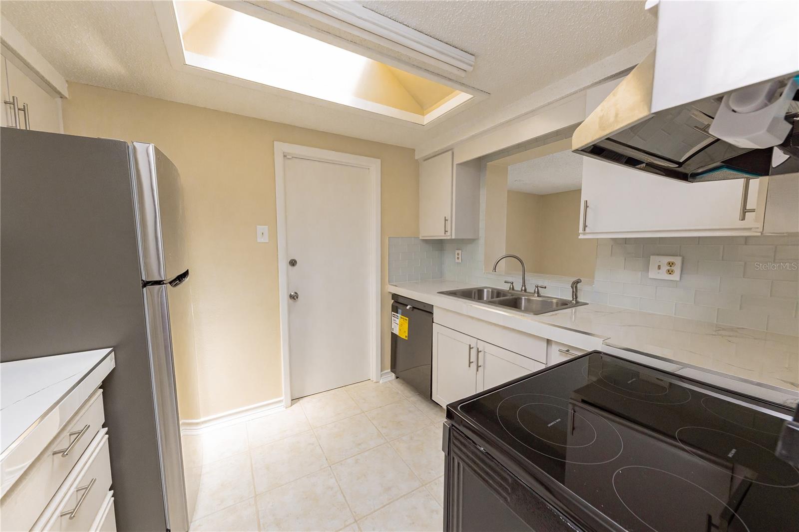 ALOHA GARDENS - Residential