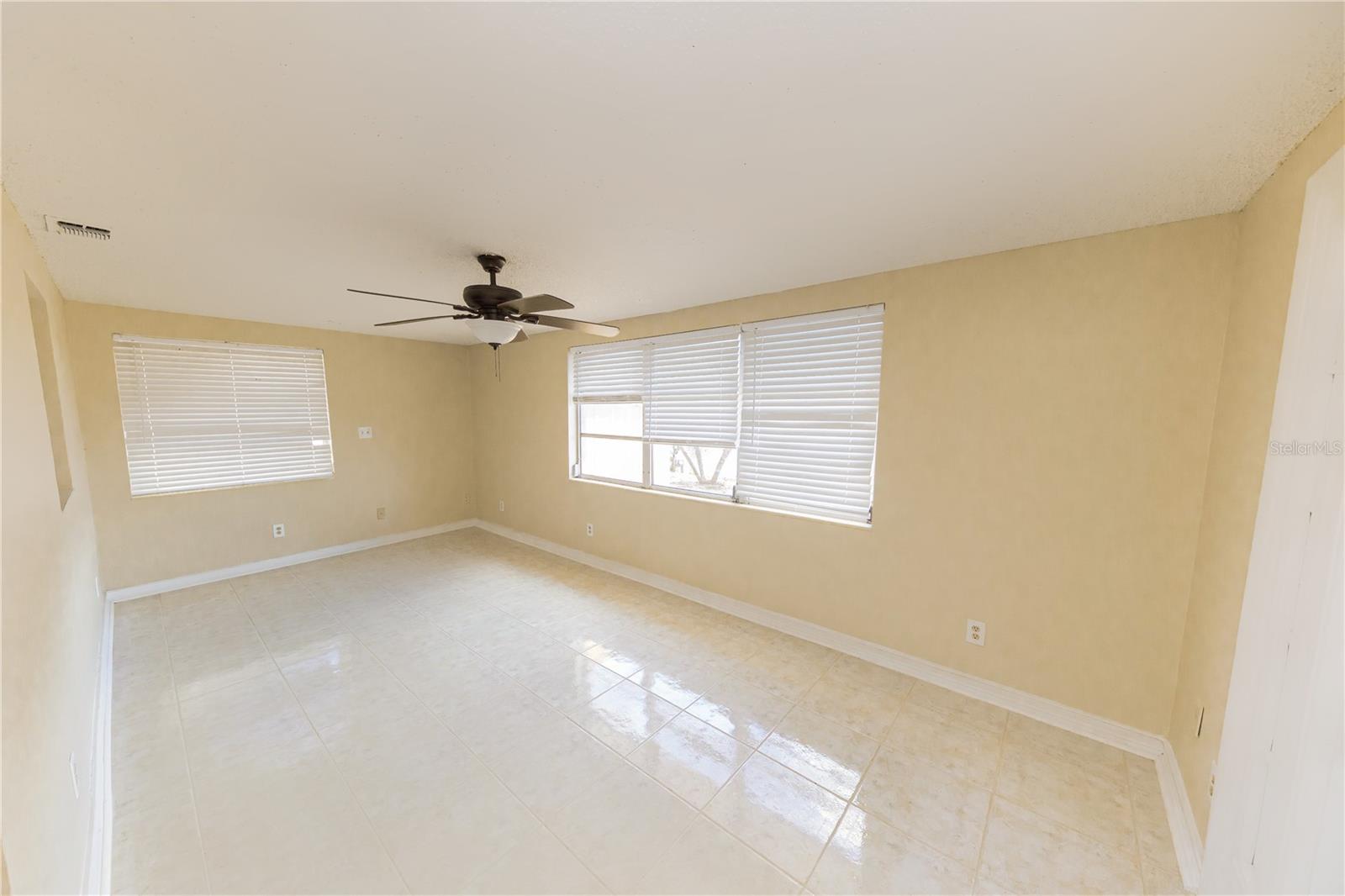 ALOHA GARDENS - Residential