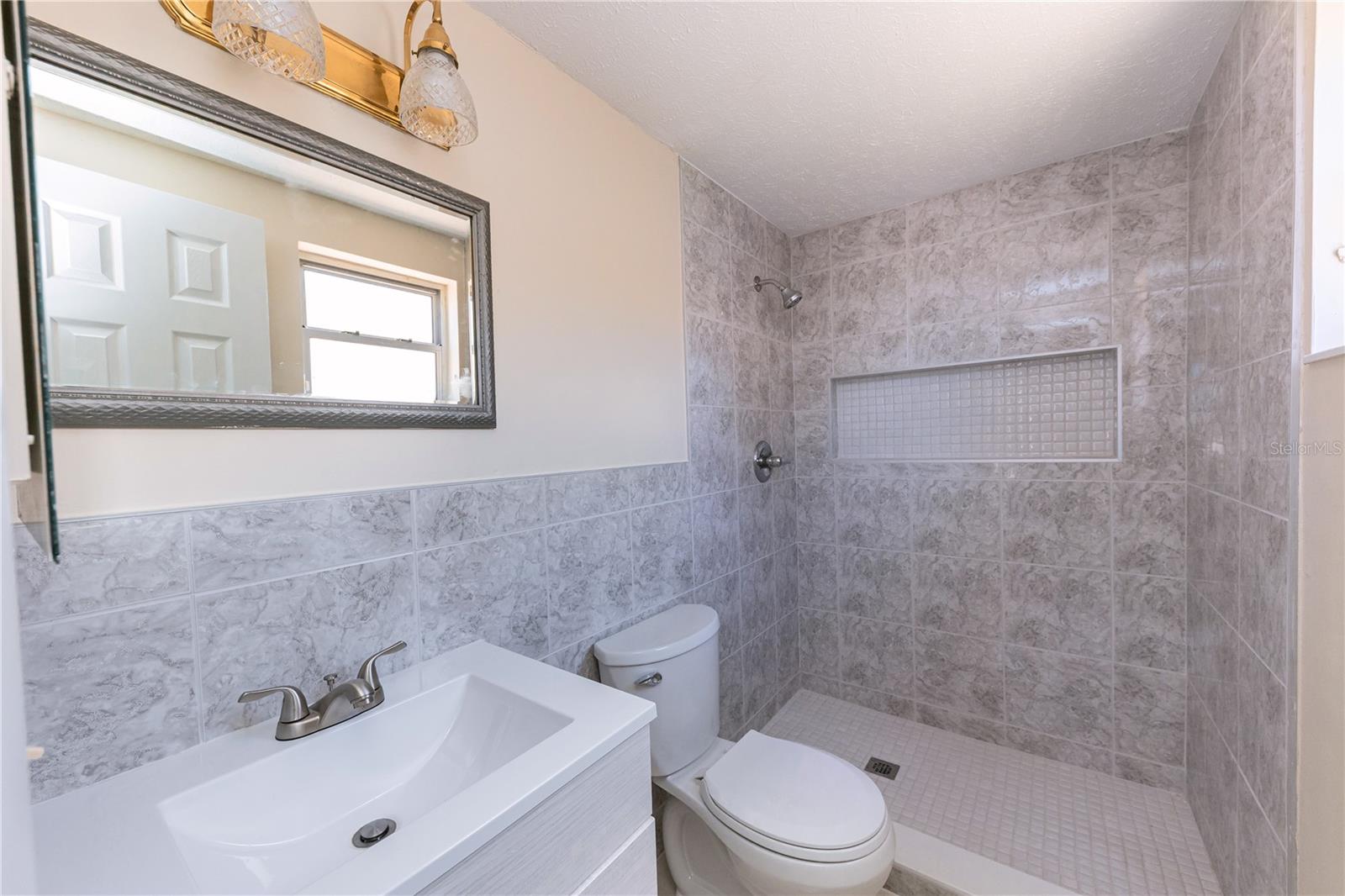 ALOHA GARDENS - Residential