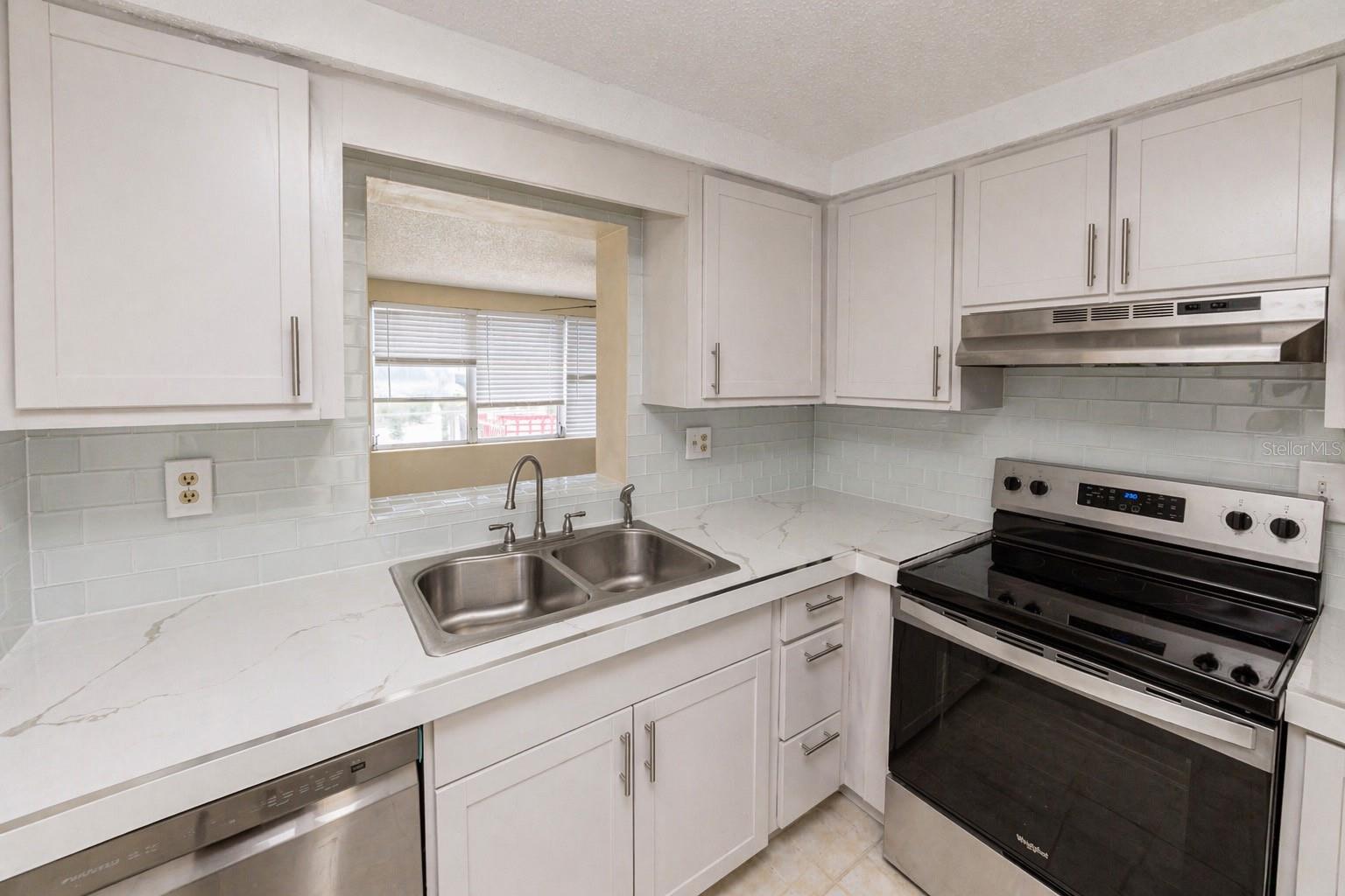 ALOHA GARDENS - Residential