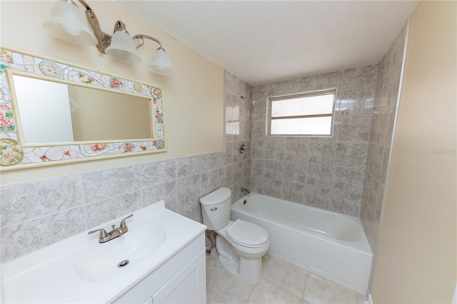 ALOHA GARDENS - Residential