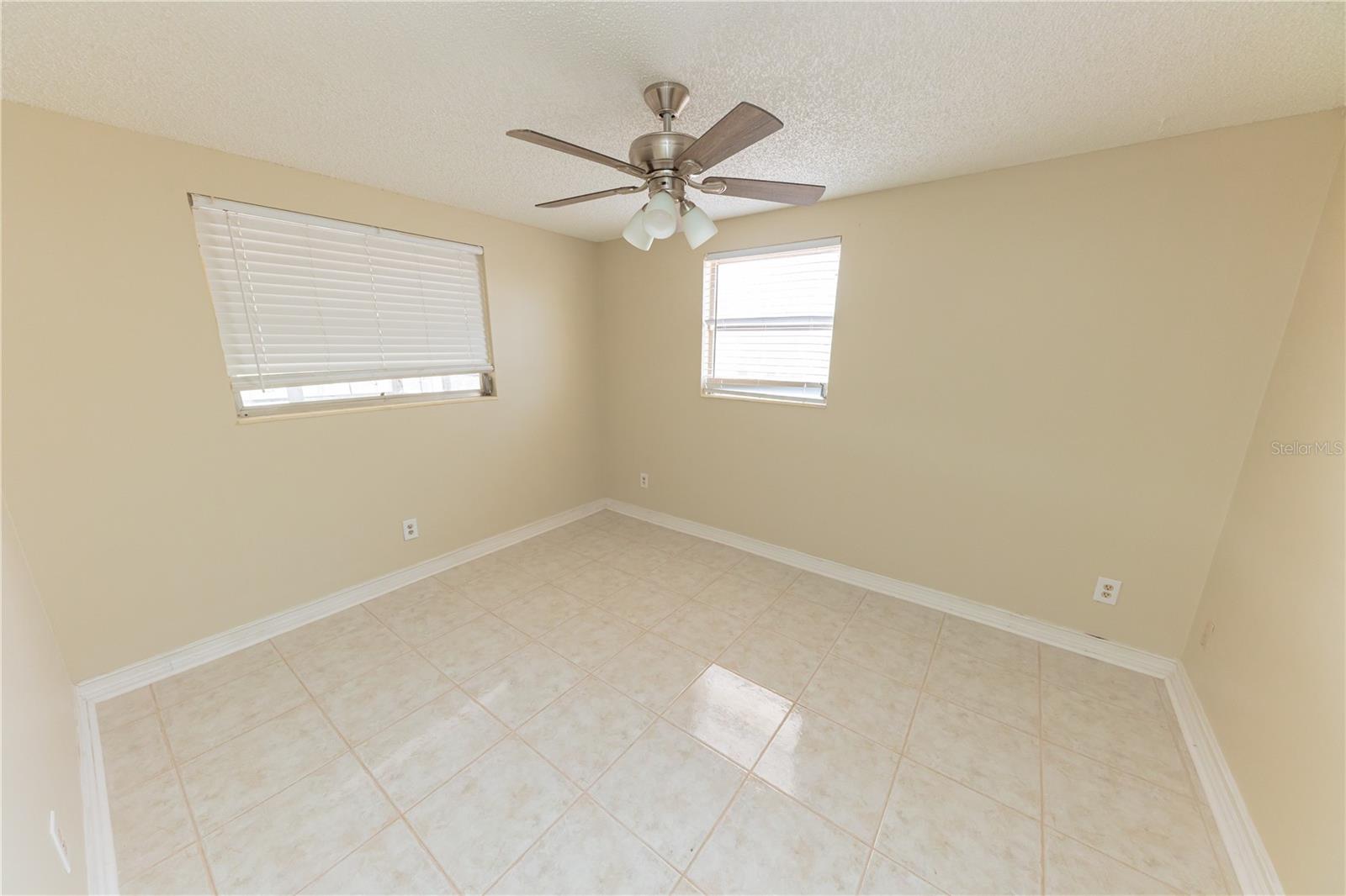 ALOHA GARDENS - Residential