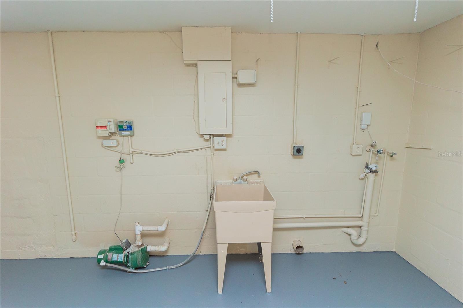 ALOHA GARDENS - Residential