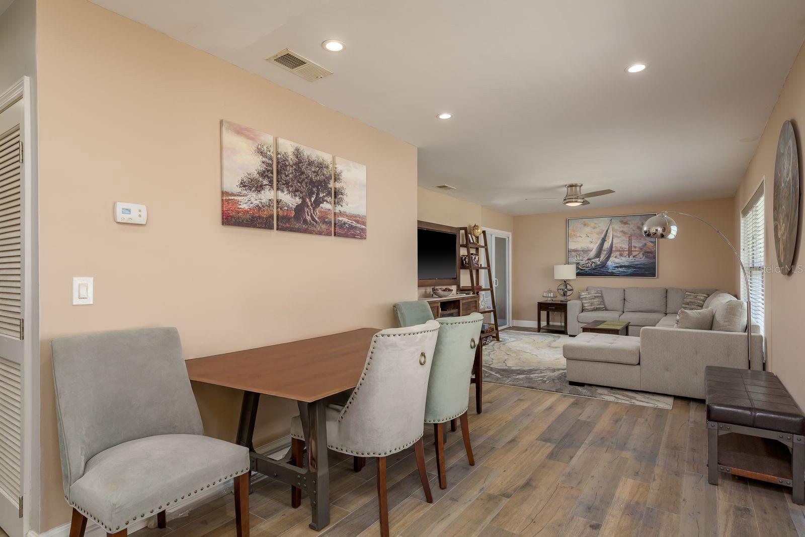 GREEN DOLPHIN PARK CONDO - Residential