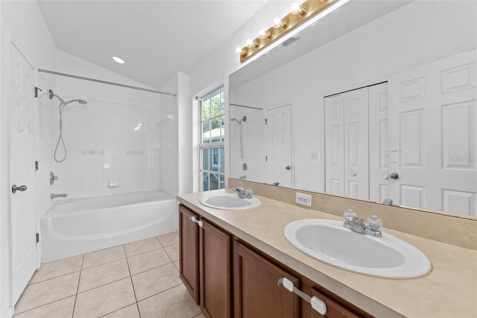 LITTLE CREEK - Residential