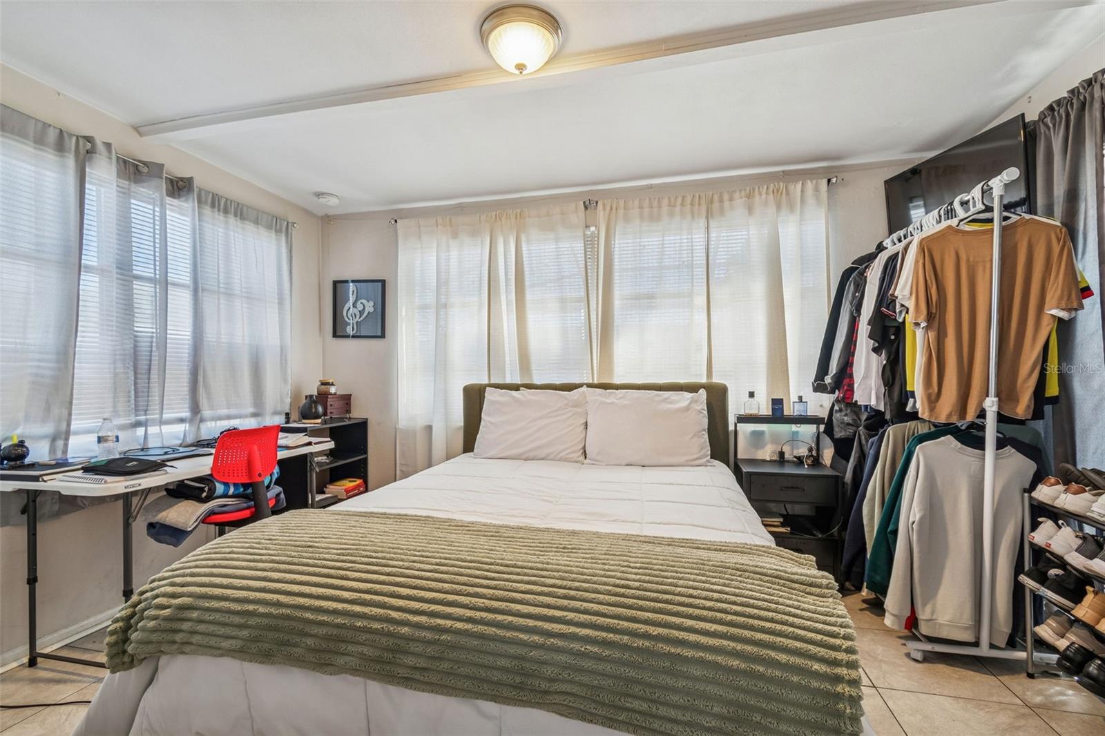 COLONIAL MANOR - Residential